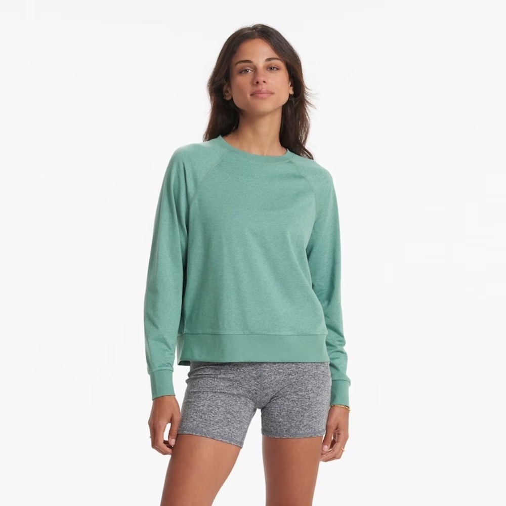 Vuori Women’s Long-Sleeve Halo Crew – Medium – Celadon Heather